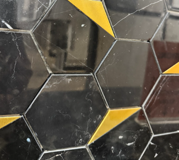 HEXAGON BLACK&GOLD MOSAIC       /SF